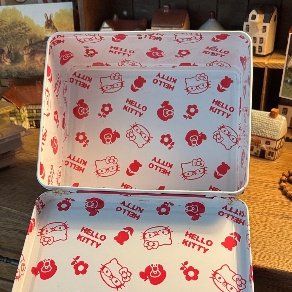 Hello Kitty Red Lunchbox - Picture 9 of 10